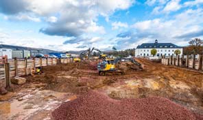 Beginn der Erdarbeiten beim einem Bauprojekt in Trier-Saarburg